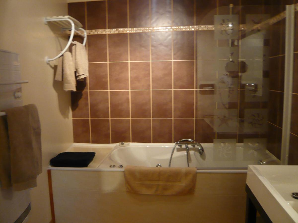 Chambres Et Roulotte De La Gentilhommiere Chazey-sur-Ain Ngoại thất bức ảnh