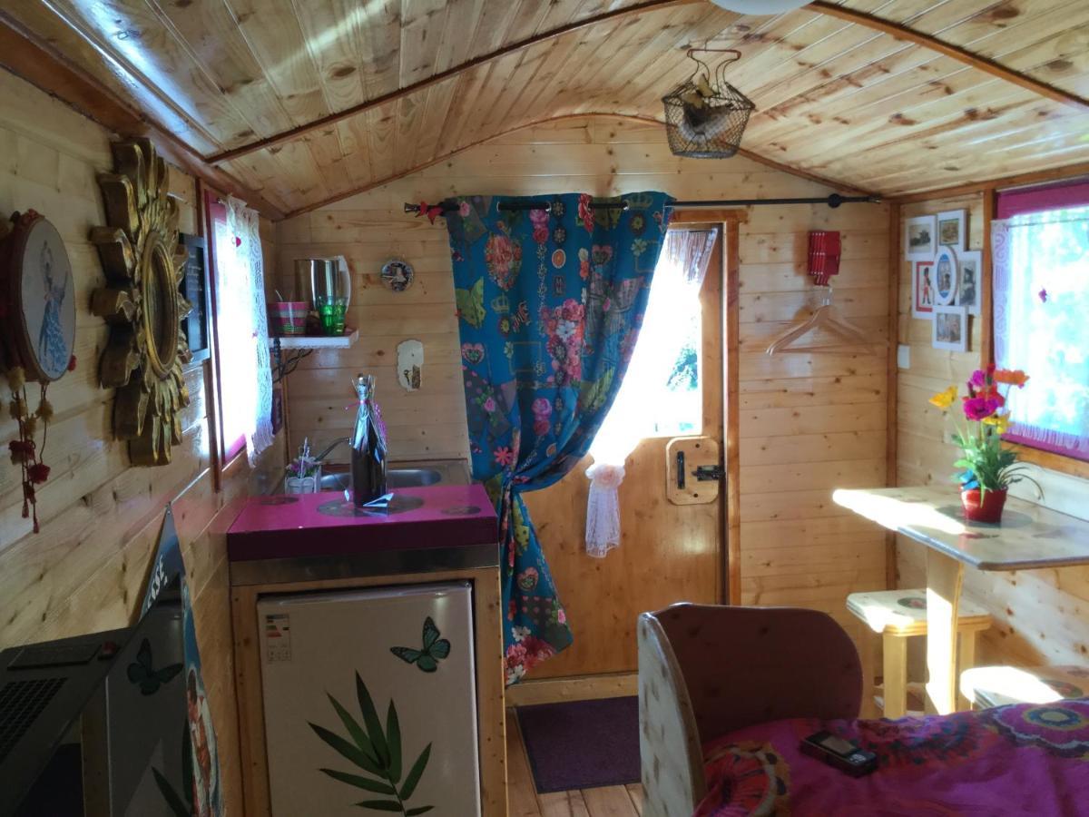 Chambres Et Roulotte De La Gentilhommiere Chazey-sur-Ain Ngoại thất bức ảnh